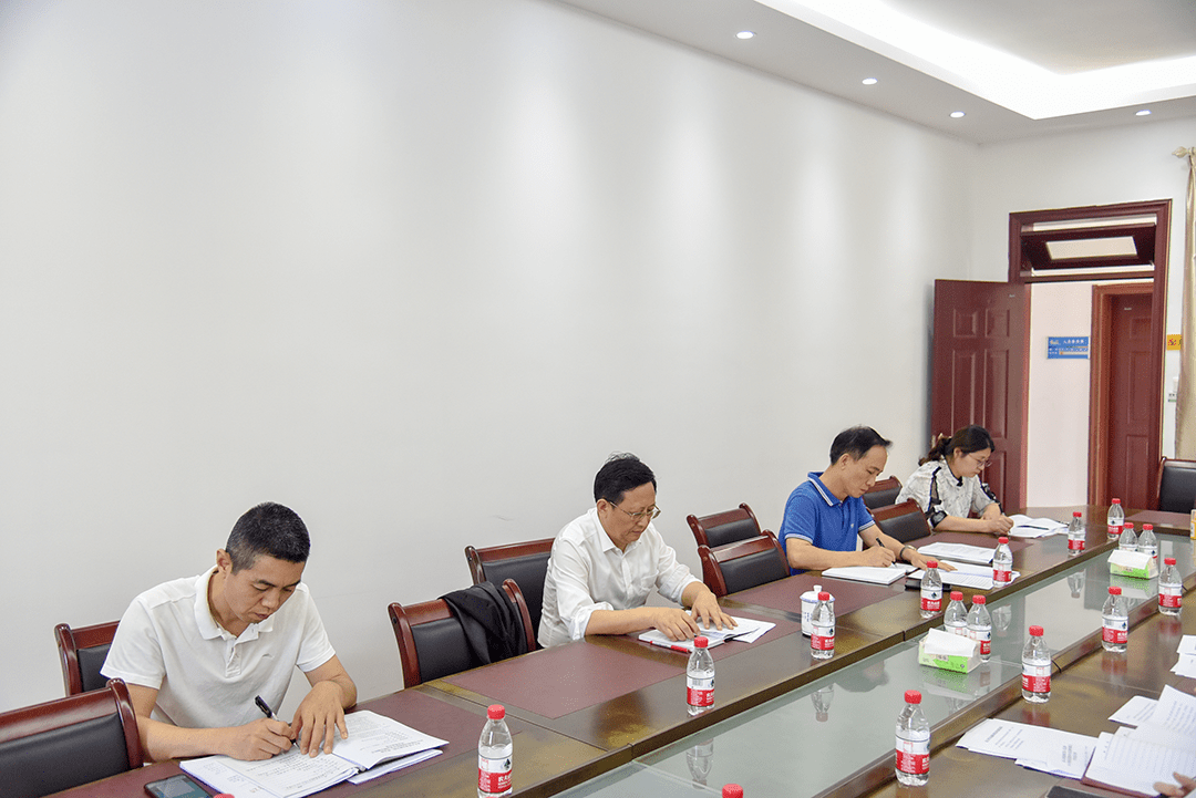 學(xué)校黨委書記張勇華參加機(jī)關(guān)第一黨支部組織生活會(huì)，深化交流以推動(dòng)黨建新格局發(fā)展