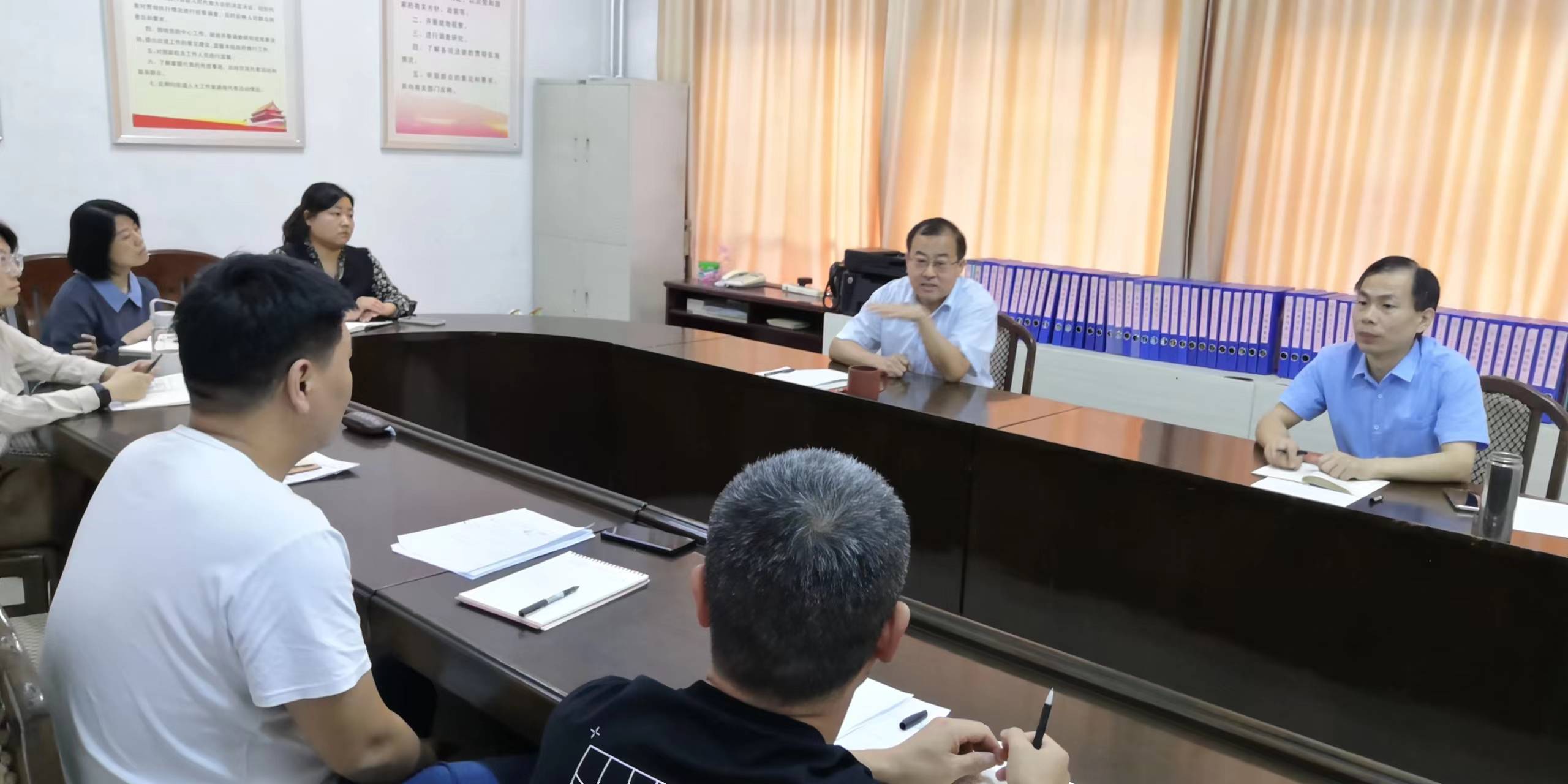 學(xué)校黨委書記張勇華參加機關(guān)第一黨支部組織生活會，深化交流，促進黨建新格局