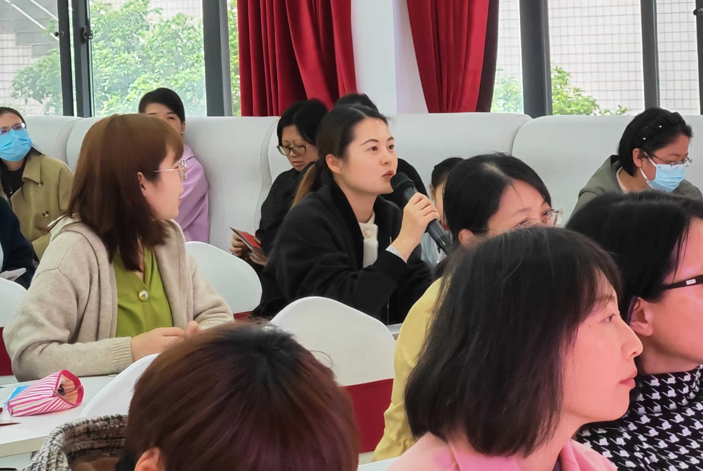 學(xué)校舉辦女教職工健康知識講座，關(guān)愛女性，共筑健康未來