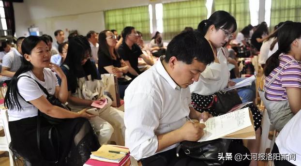 孟津雙語學(xué)校職業(yè)技術(shù)學(xué)院優(yōu)秀教師風(fēng)采展示（第十四期）
