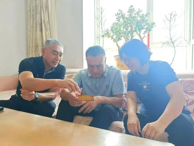 學(xué)院走訪慰問協(xié)作重慶掛職和援派干部，共筑未來，心系一線