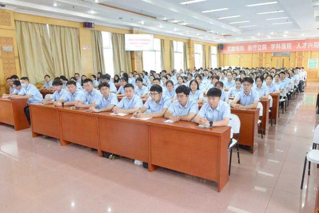 以心會(huì)新，共創(chuàng)未來(lái)——學(xué)生工作處召開(kāi)歡迎新入職教師會(huì)議