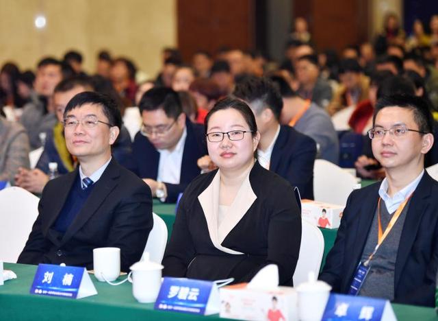 美國國際文教學會創(chuàng)始人及執(zhí)行長黃麗娟女士來校參觀交流