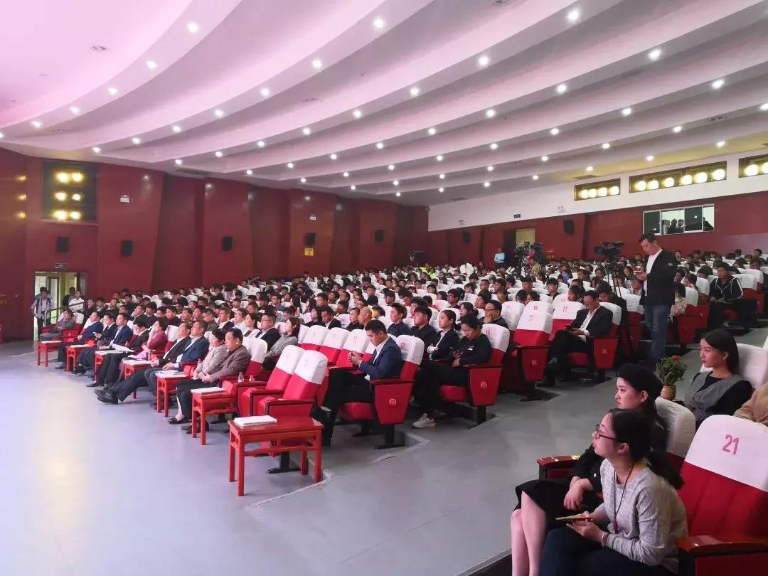 我校榮獲第十一屆學(xué)創(chuàng)杯全國大學(xué)生創(chuàng)業(yè)總決賽一等獎(jiǎng)榮耀時(shí)刻