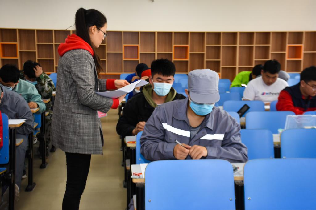 山東省教育招生考試院蒞臨學(xué)校調(diào)研春季高考技能測試工作，深化教育改革，推動(dòng)技能人才培養(yǎng)