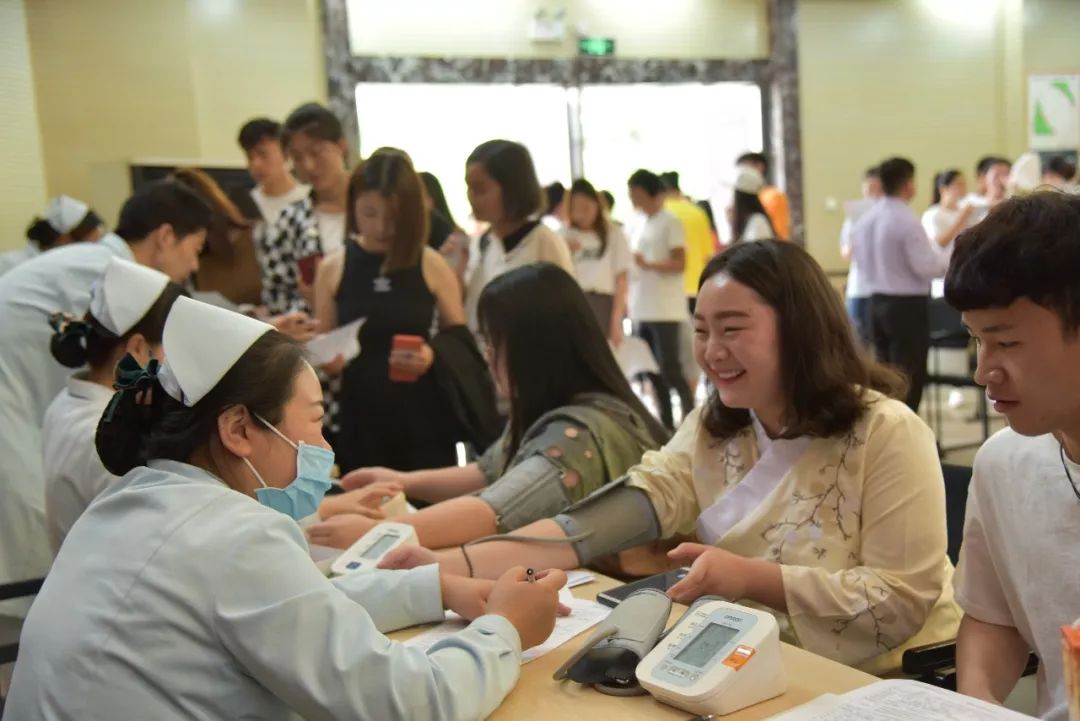 愛(ài)在無(wú)限次傳遞，學(xué)院無(wú)償獻(xiàn)血，讓愛(ài)蔓延校園無(wú)償獻(xiàn)血活動(dòng)圓滿結(jié)束！
