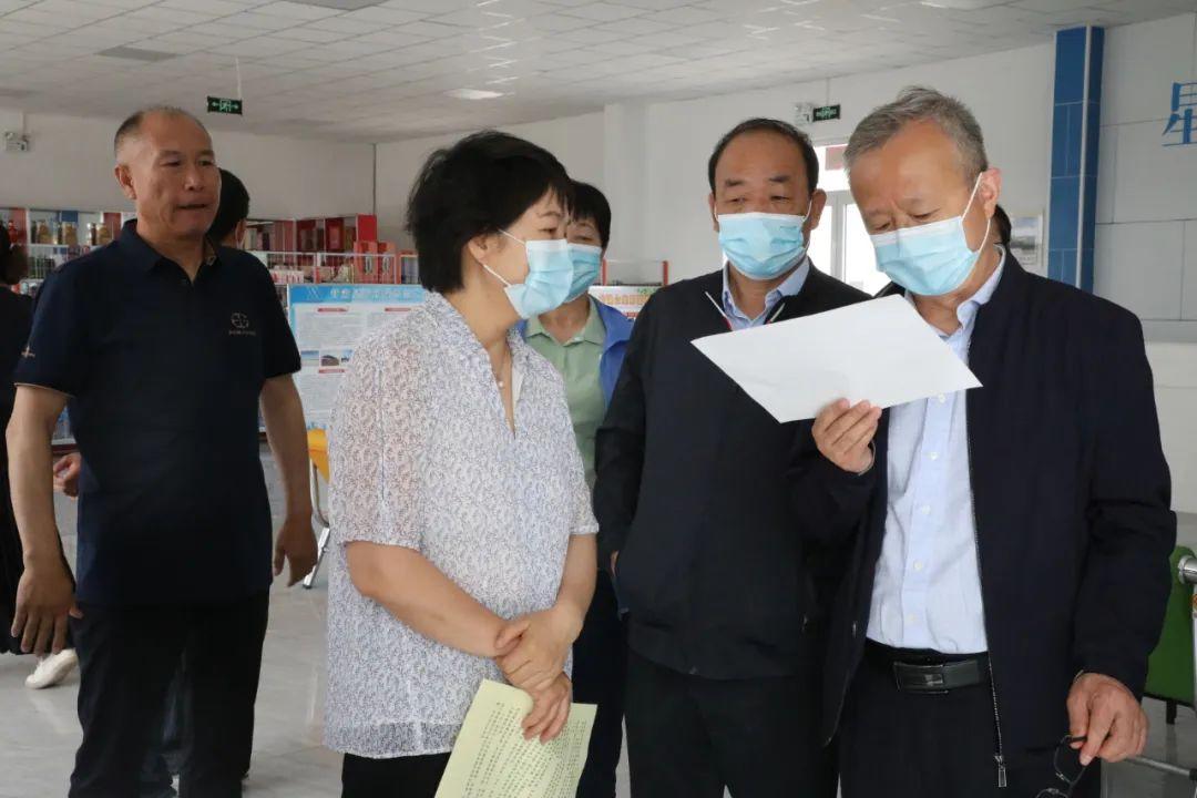 省人大常委會開展畢業(yè)生高質(zhì)量就業(yè)工作專題調(diào)研活動在我院展開