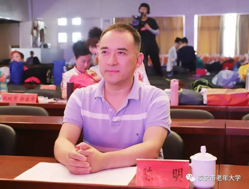 泰安市委老干部局副局長劉智廣一行慰問學(xué)院退休老領(lǐng)導(dǎo)