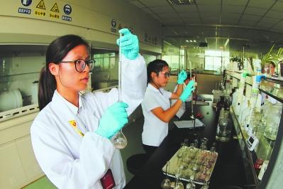 我院生物技術(shù)工程系黨總支成功通過(guò)第三批全國(guó)黨建工作樣板支部建設(shè)單位驗(yàn)收