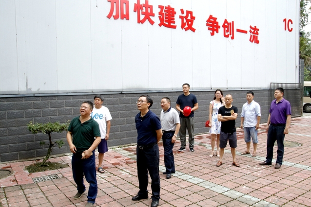 崔耕虎院長(zhǎng)親臨學(xué)院暑期校園維修改造現(xiàn)場(chǎng)檢查工作督查