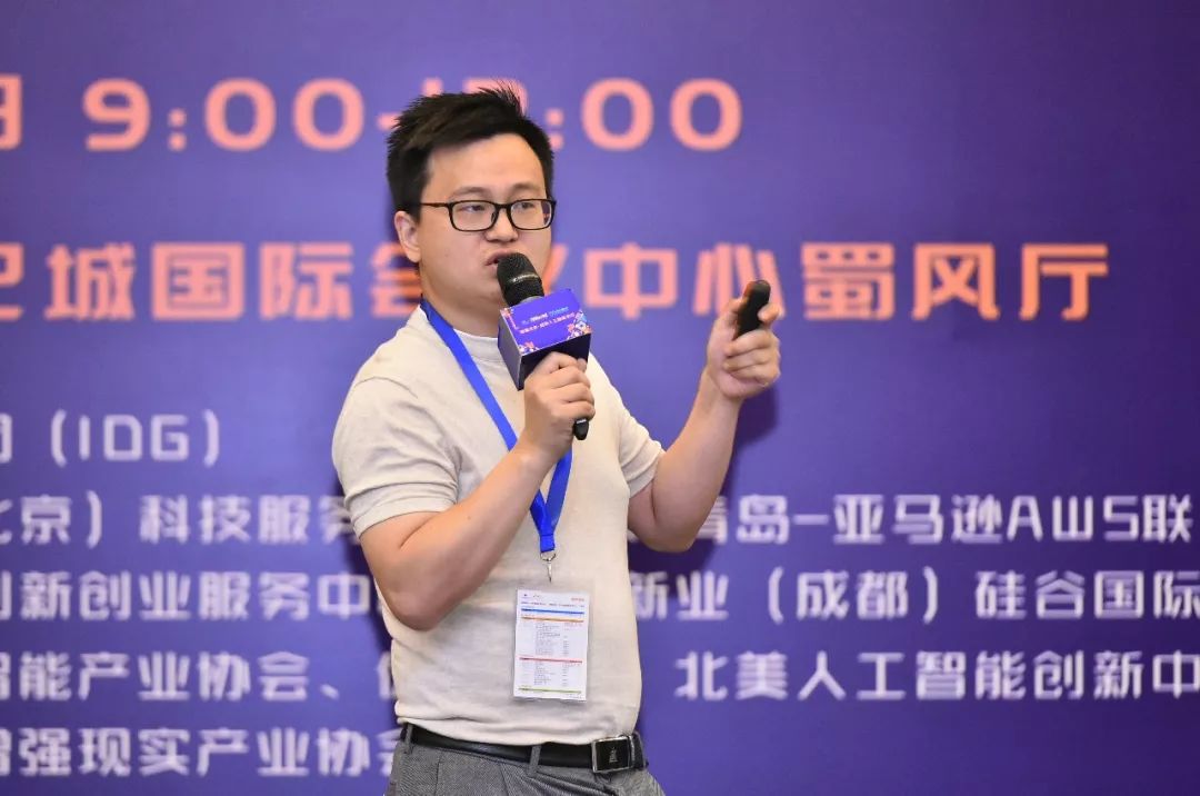 崔耕虎院長(zhǎng)受邀參與高校人工智能大模型應(yīng)用論壇及校長(zhǎng)沙龍，共探未來(lái)智能教育趨勢(shì)