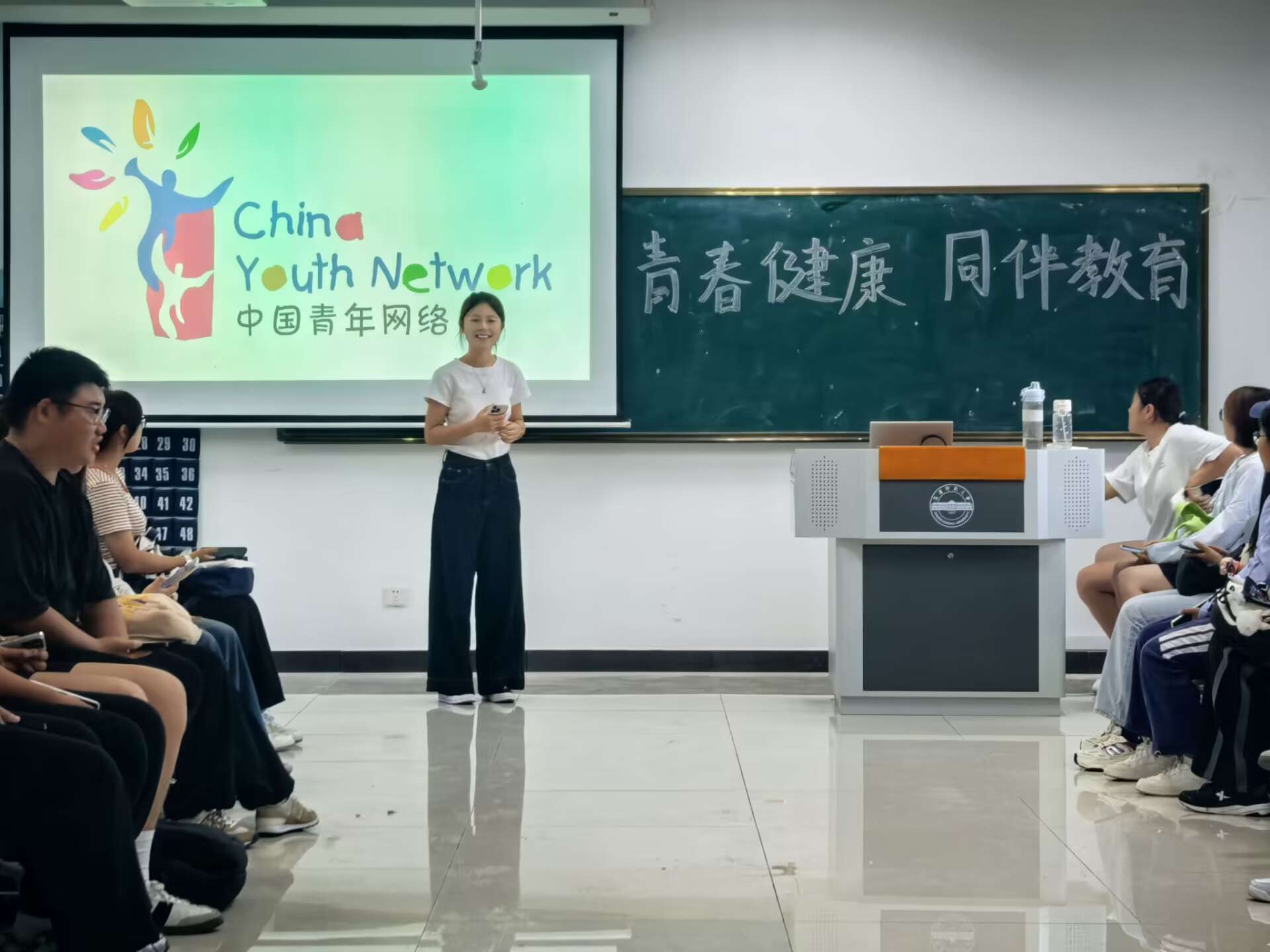 健康青春，你我同行 —— 畢業(yè)季青春健康教育進(jìn)高?；顒?dòng)走進(jìn)我院