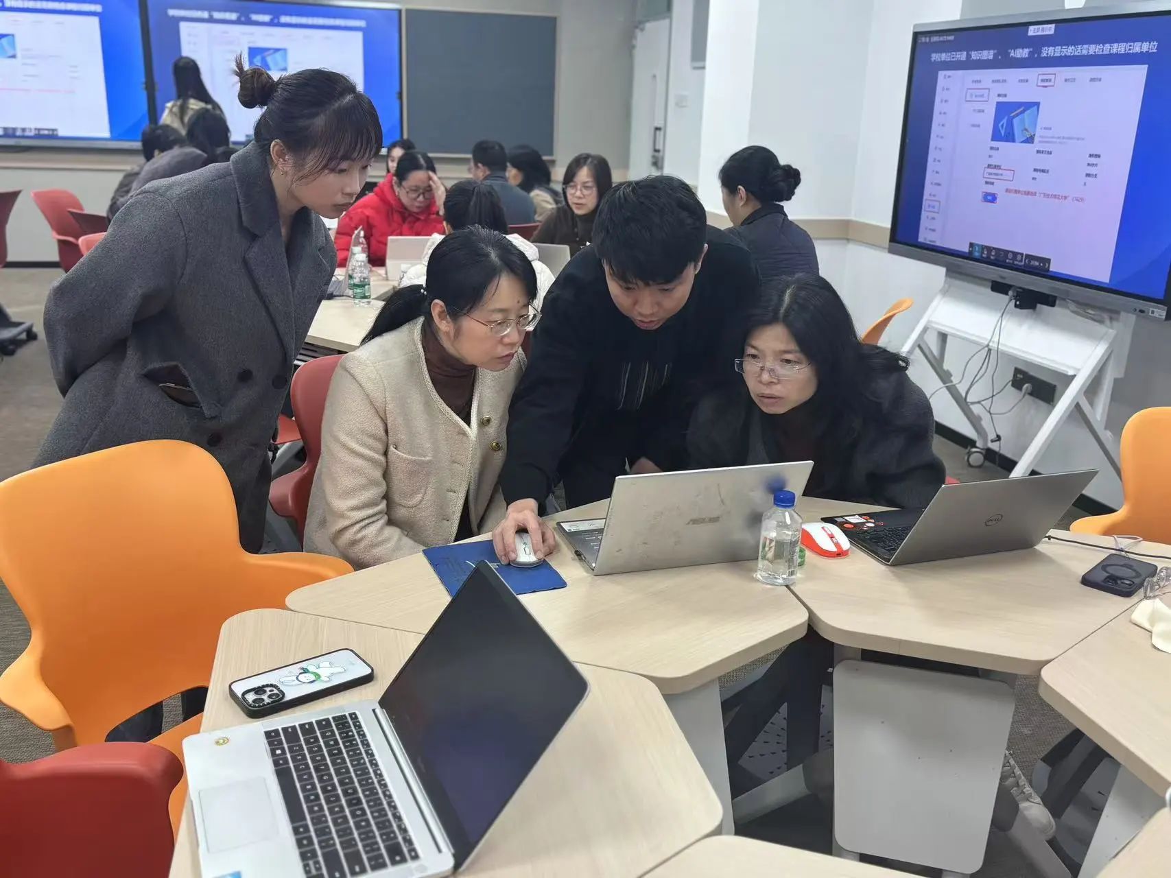 學(xué)院舉辦數(shù)字教育理念下的課程知識(shí)圖譜設(shè)計(jì)與建設(shè)培訓(xùn)交流會(huì)