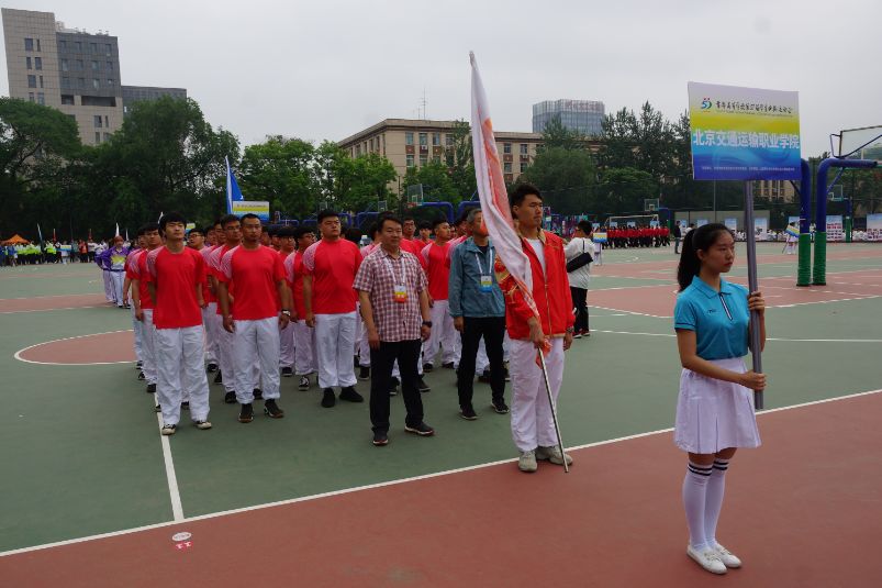 駐泰高校首屆大學(xué)生音樂(lè)節(jié)，青春飛揚(yáng)的夏日樂(lè)章——我院受邀參與展示風(fēng)采
