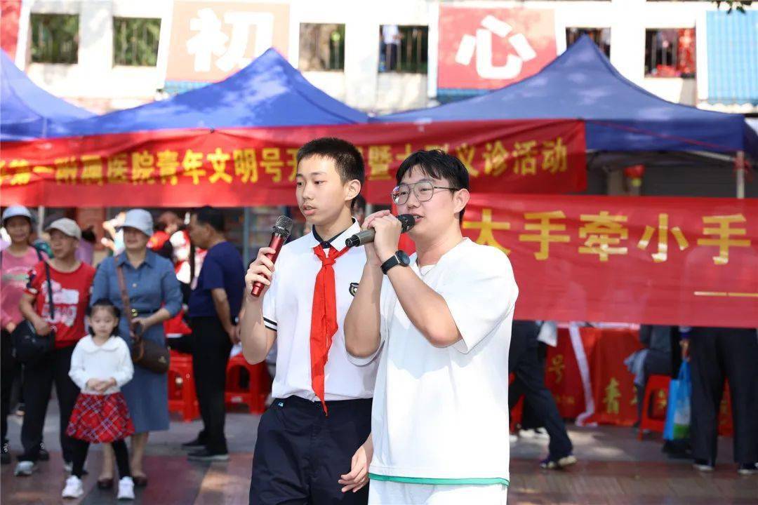 團(tuán)委公益講座活動(dòng)成果顯著，大學(xué)生積極弘揚(yáng)新時(shí)代雷鋒精神，投身志愿服務(wù)新征程