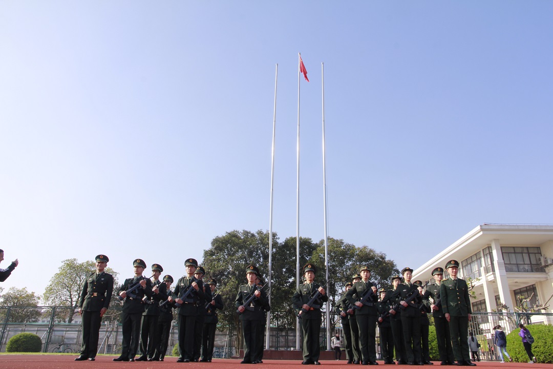 維護(hù)國(guó)家安全，共筑和諧校園——我院舉行國(guó)家安全教育日主題升旗儀式