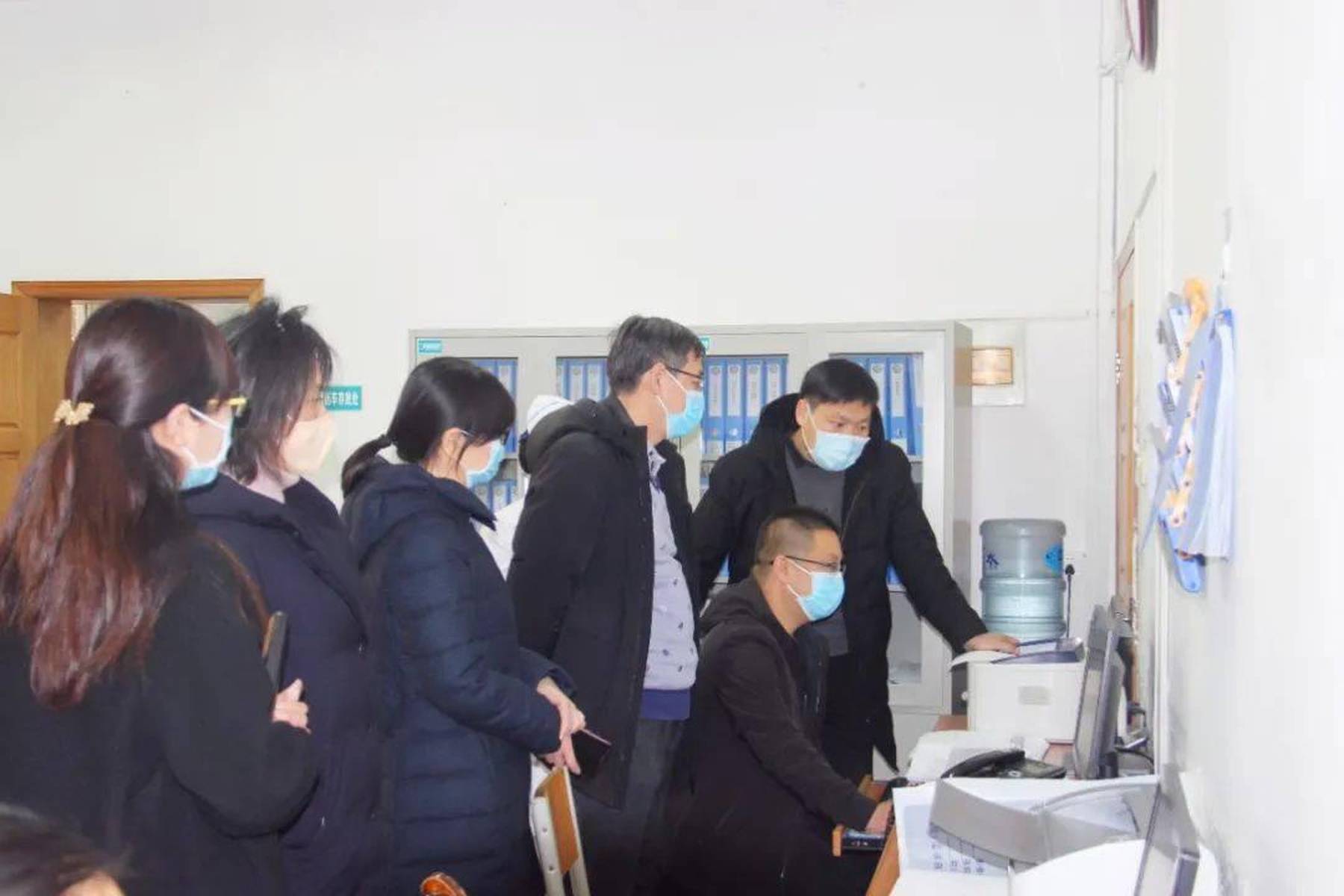 孟津雙語學校石膏有限公司來我院考察調(diào)研，深化交流，共謀發(fā)展