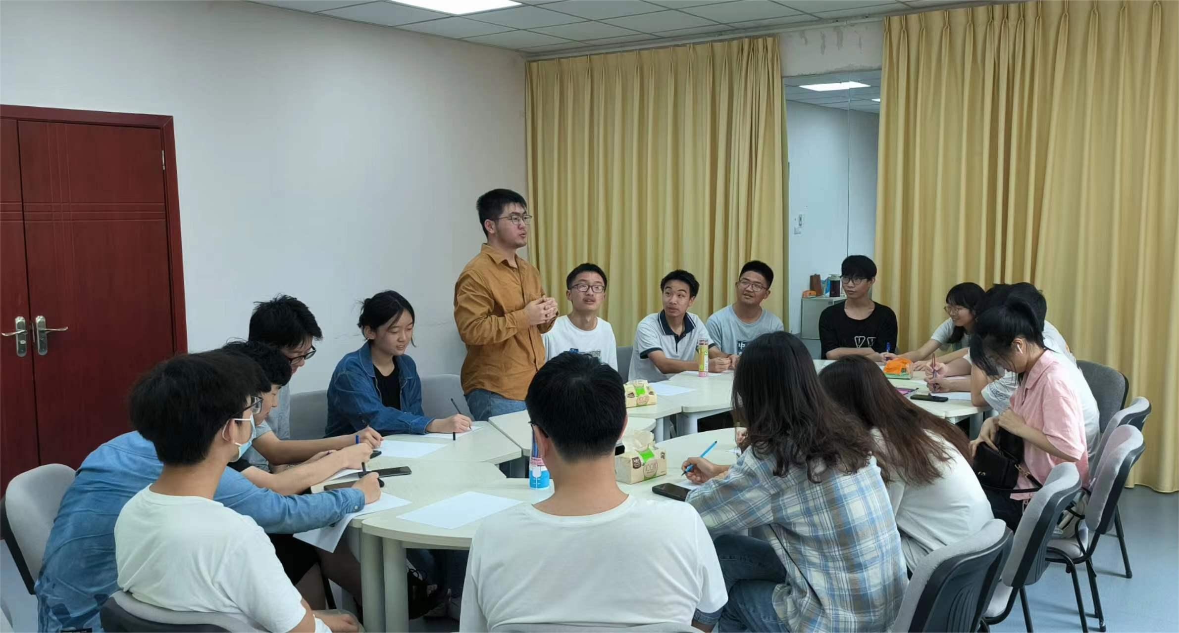 學(xué)院心理中心舉辦探索自我系列團體輔導(dǎo)活動
