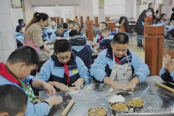 孟津雙語(yǔ)學(xué)校與區(qū)科技局共謀發(fā)展，2023年度科技年報(bào)工作調(diào)研座談紀(jì)實(shí)