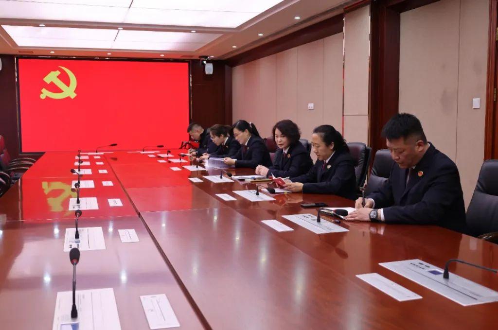 學(xué)院機(jī)關(guān)第一黨支部召開(kāi)2023年度主題教育專題組織生活會(huì)，深化理論學(xué)習(xí)，激發(fā)黨員活力