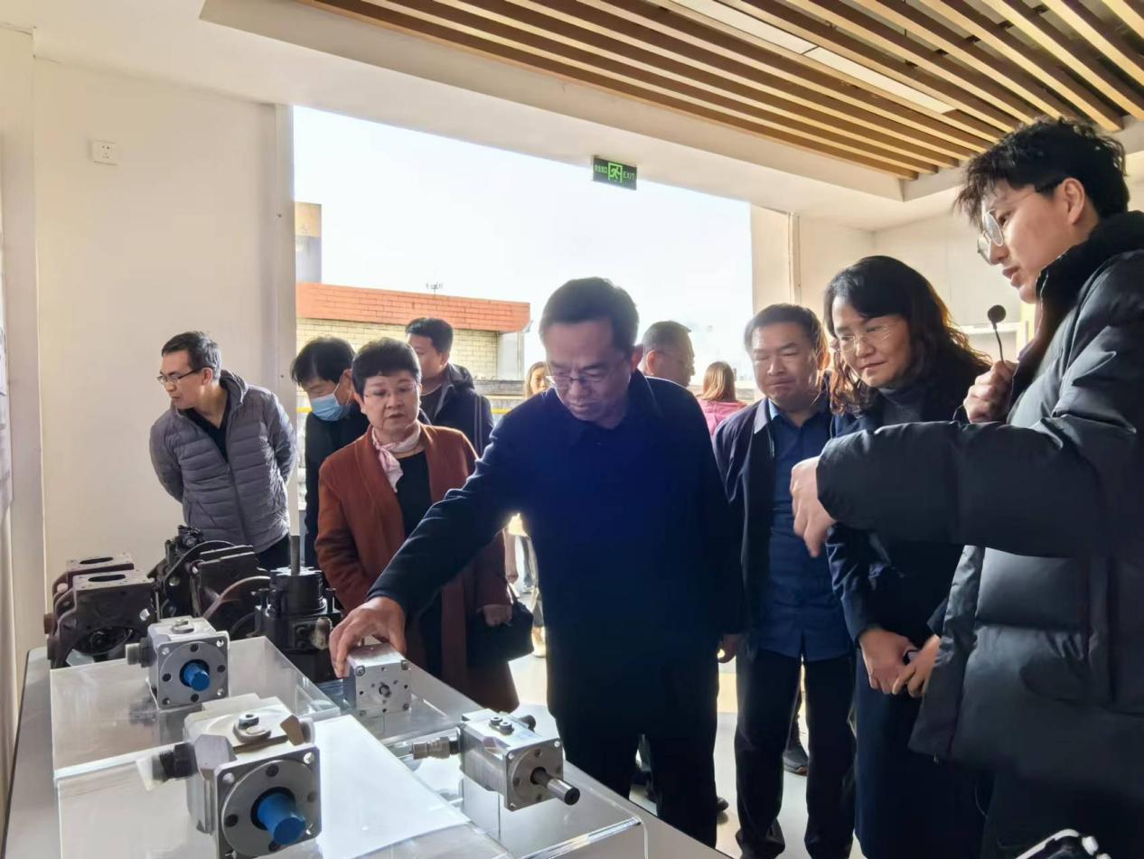 學(xué)院組織開展省高水平專業(yè)群創(chuàng)新團(tuán)隊(duì)建設(shè)提升定制培訓(xùn)