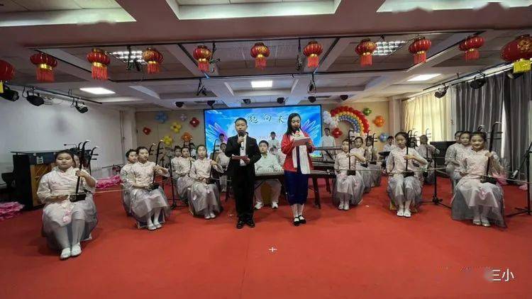 孟津雙語學(xué)校雅樂團(tuán)閃耀首屆中華孟津雙語學(xué)校國泰民安短視頻大賽頒獎暨2023年泰安十大新聞揭曉典禮演出