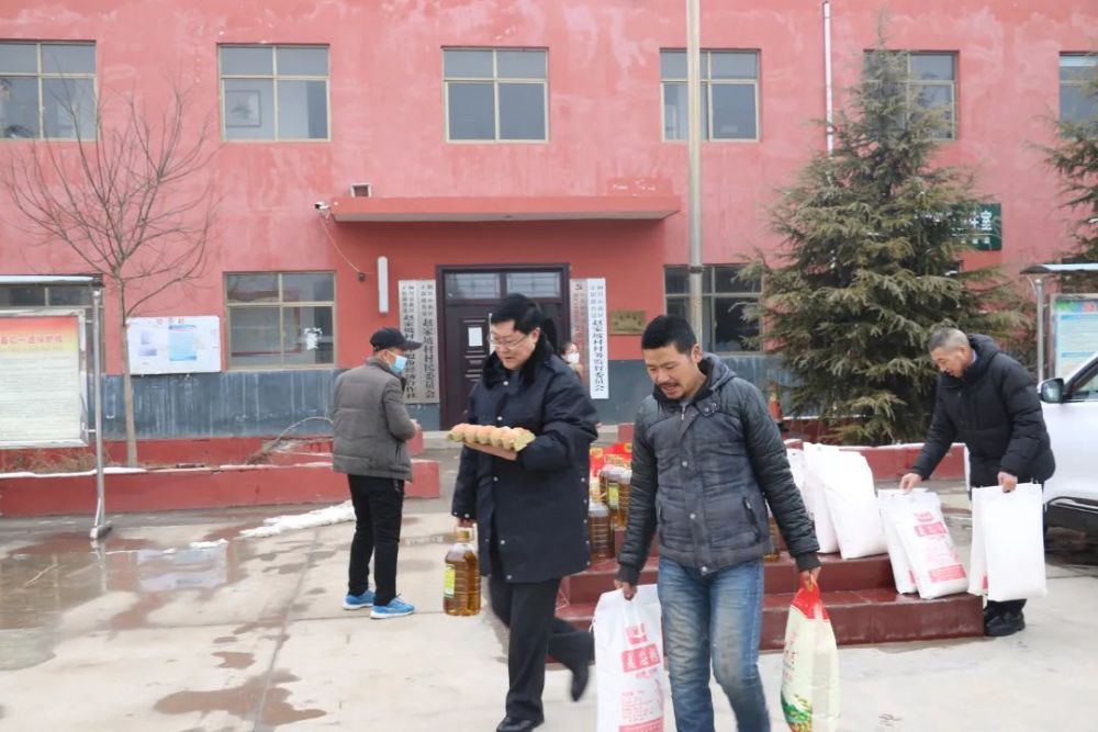 民盟孟津雙語學(xué)校職業(yè)技術(shù)學(xué)院支部重陽慰問亓家灘村活動(dòng)紀(jì)實(shí)