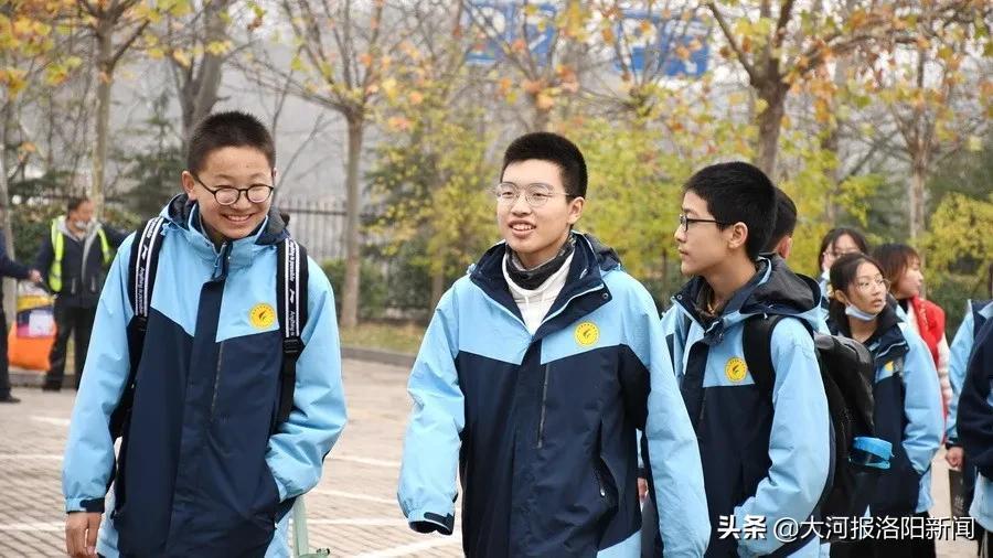泰安市老年大學(xué)孟津雙語學(xué)校職業(yè)技術(shù)學(xué)院分校開班授課，探索老年教育的雙語新篇章