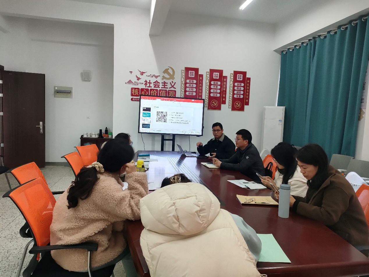 學(xué)院新形態(tài)云教材創(chuàng)作交流會(huì)舉辦，探討數(shù)字化教材未來發(fā)展