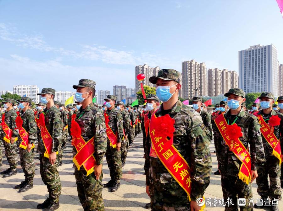 唱響雙擁曲，學(xué)院師生為泰安市入伍新兵壯行的動人篇章