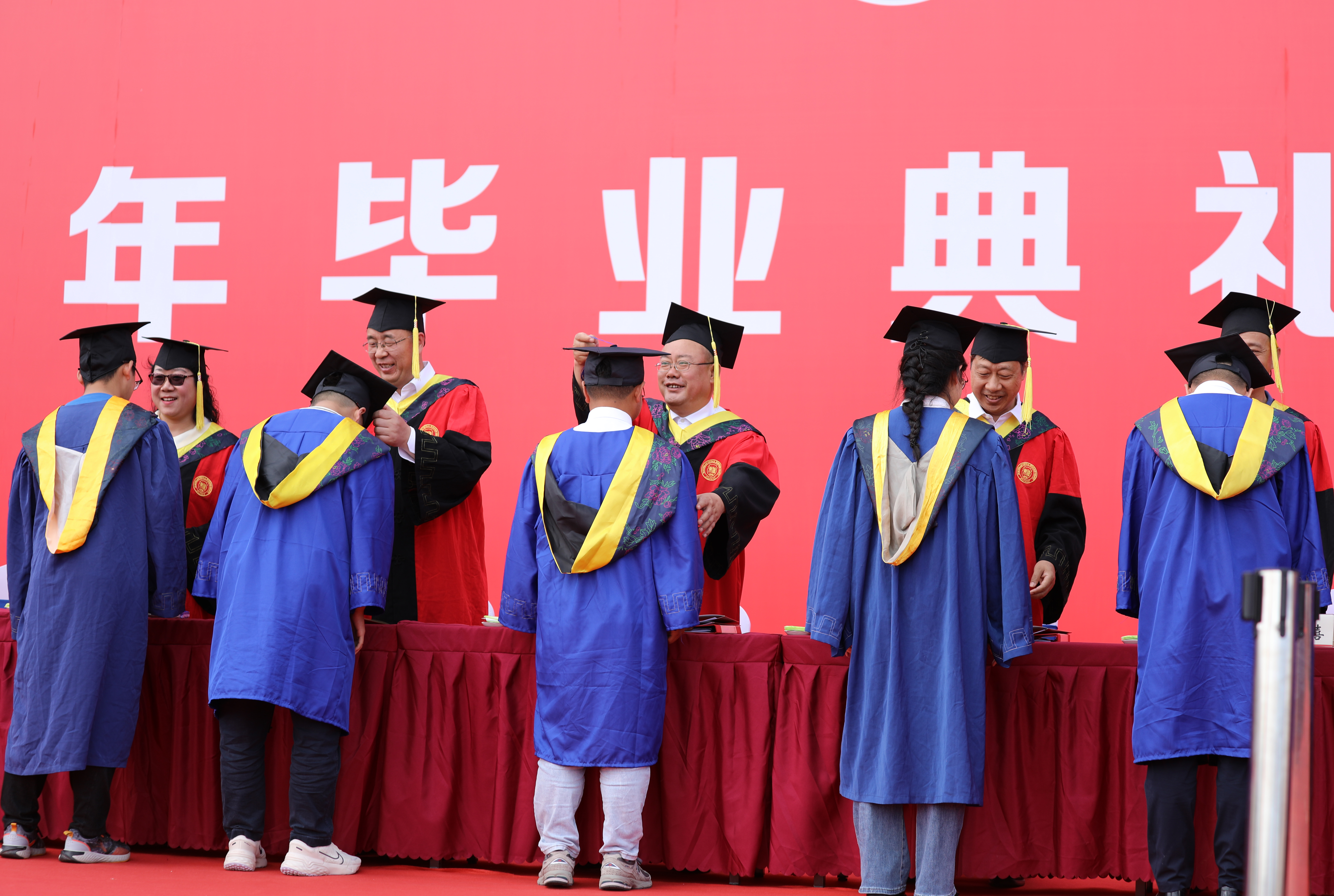 榮耀時刻，我院舉行盛大2023屆畢業(yè)生畢業(yè)典禮，共鑒未來新篇章