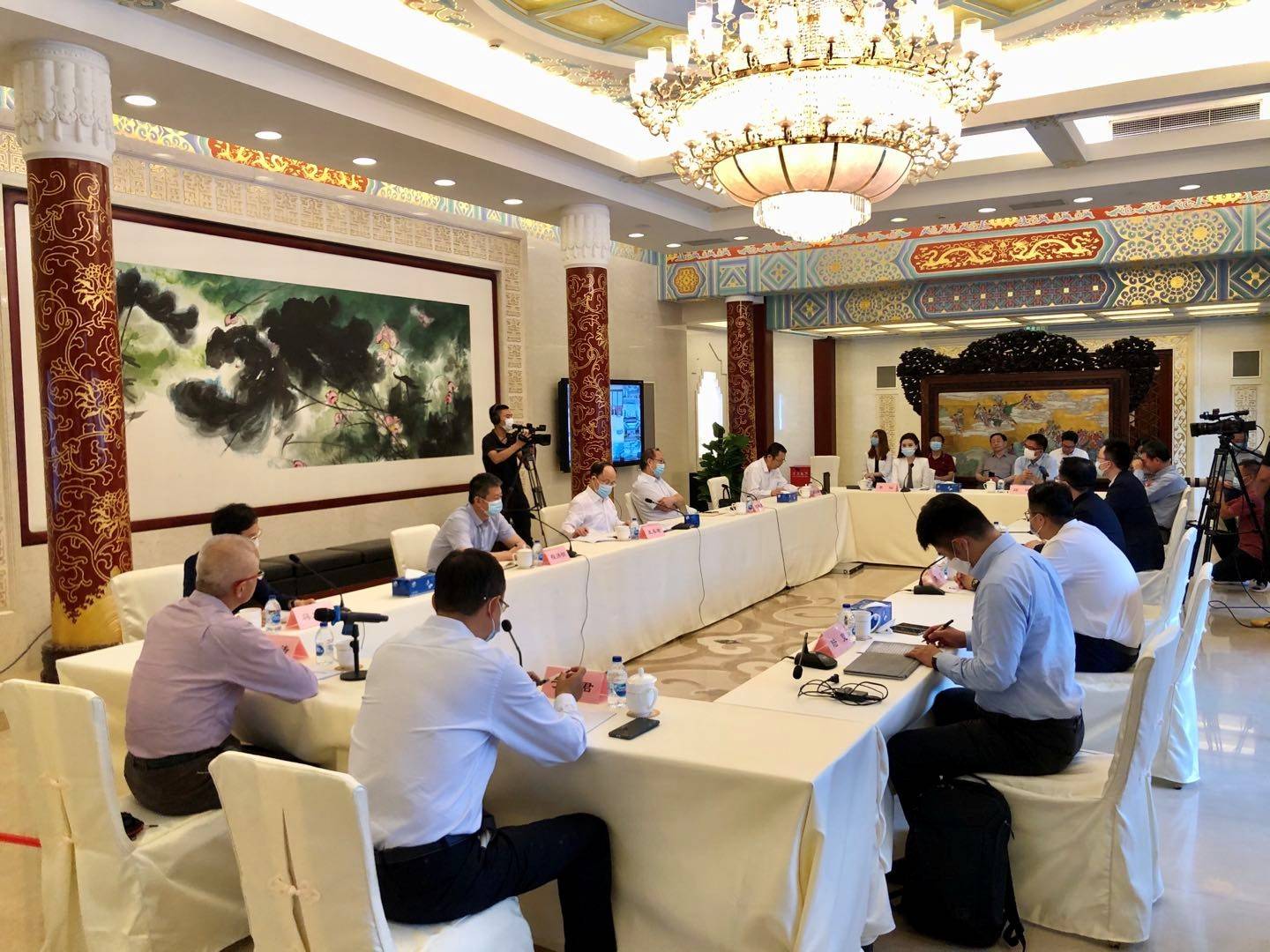 凝青聚力 鏈通未來——泰安市青年企業(yè)家高校行活動走進(jìn)我院