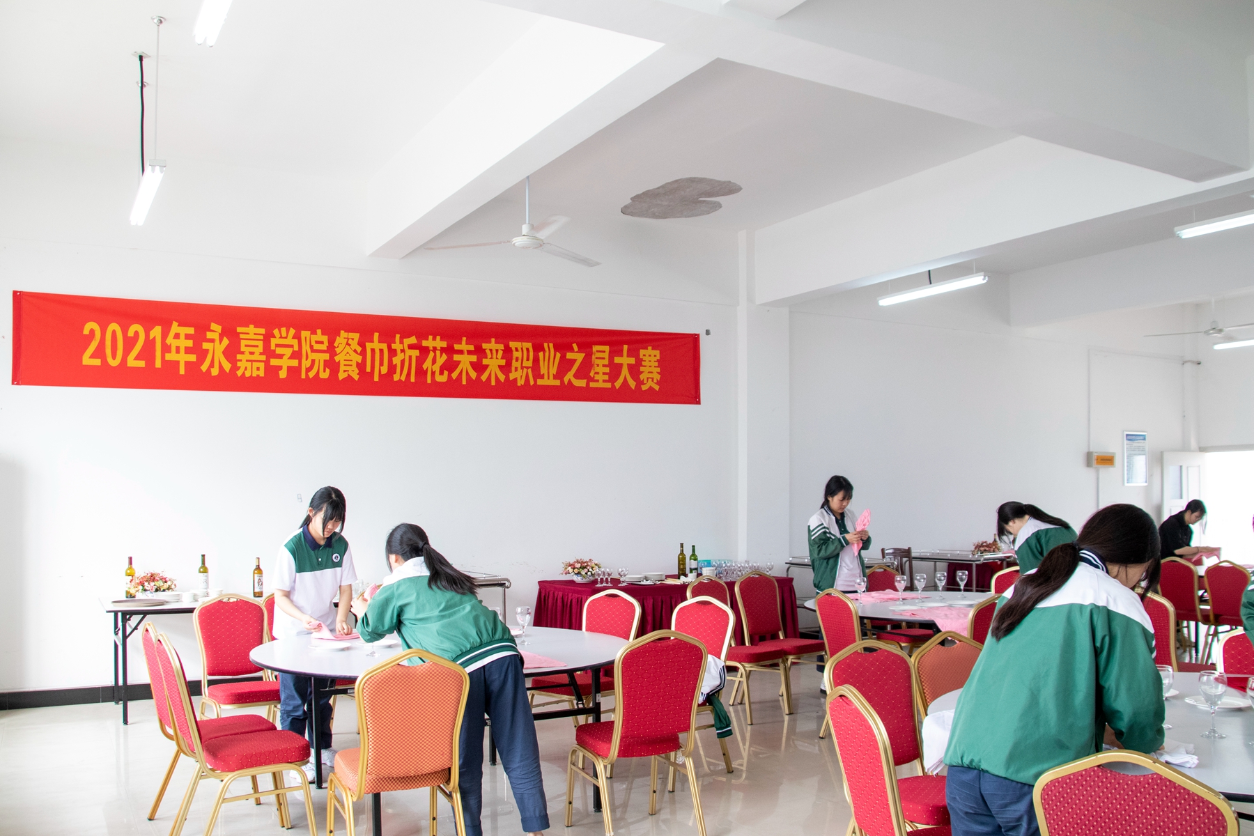 才聚泰安·鏈通未來，高校畢業(yè)生政策宣講會暨學(xué)院就業(yè)實習雙選活動圓滿落幕——人社6 1助力學(xué)子就業(yè)之路