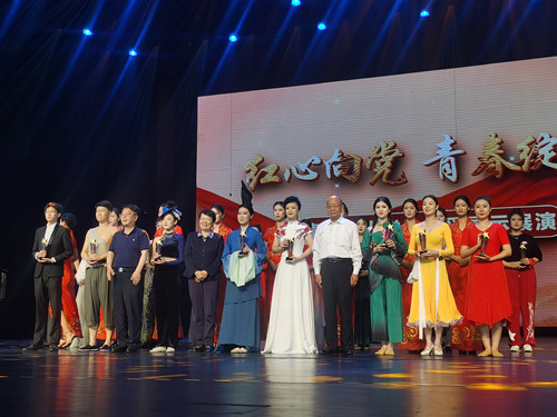 喜訊！我院兩節(jié)目榮獲紅心向黨青春綻放展演活動(dòng)一等獎(jiǎng)——泰安市大學(xué)生風(fēng)采展示展演活動(dòng)紀(jì)實(shí)