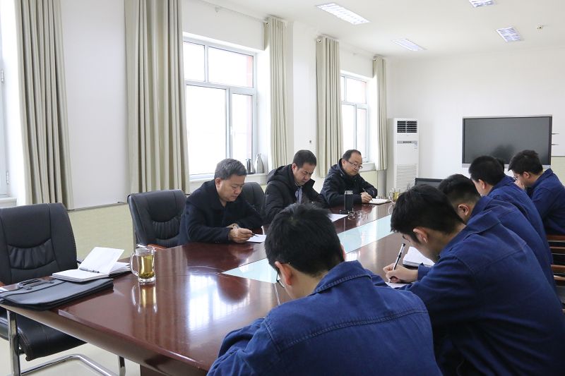 學(xué)院黨委書記與院長(zhǎng)檢查指導(dǎo)警務(wù)室工作，深化平安校園建設(shè)