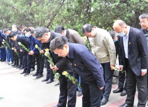 我院組織開展緬懷先烈守初心 踔厲奮發(fā)擔使命清明祭英烈主題活動