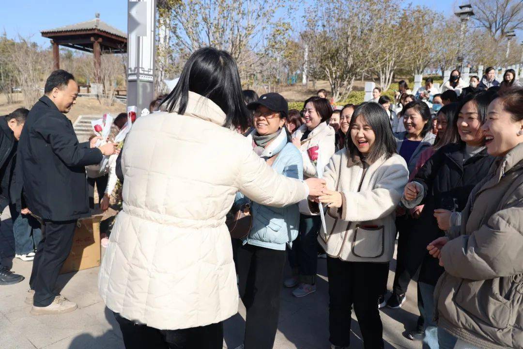 民盟孟津雙語學(xué)校職業(yè)技術(shù)學(xué)院支部開展慶祝三八國(guó)際婦女節(jié)心理健康專題活動(dòng)
