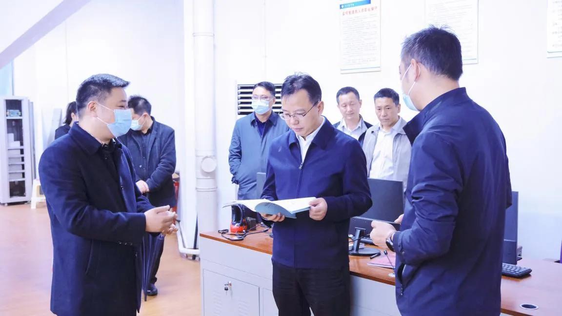 全省教育系統(tǒng)安全穩(wěn)定工作會(huì)議精神傳達(dá)，深化認(rèn)識(shí)筑牢穩(wěn)定基石