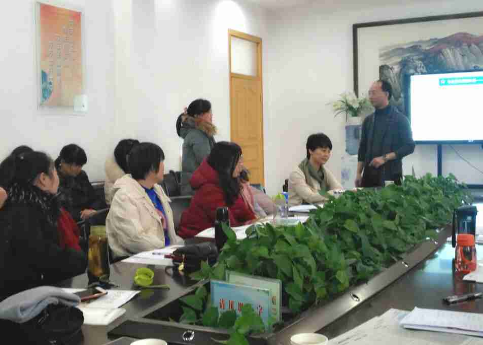 孟津雙語學校論壇深入學習貫徹兩個確立理論研討會暨泰職保障隊伍圓滿完成任務紀實