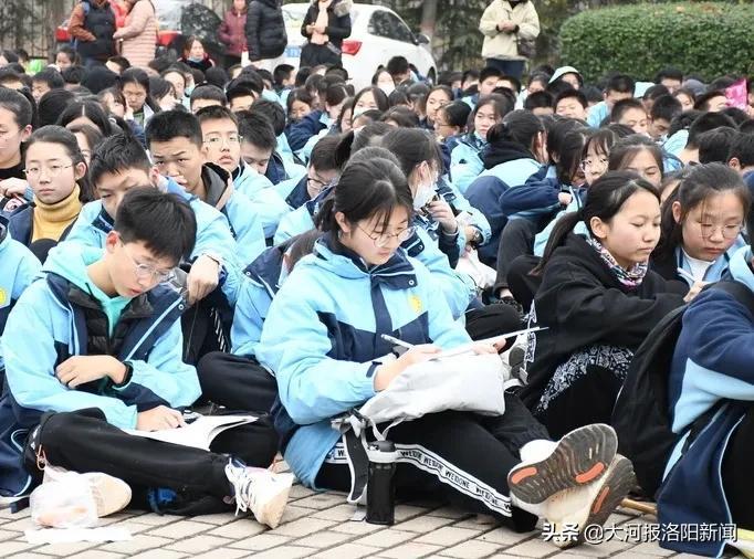 中國共青團孟津雙語學(xué)校職業(yè)技術(shù)學(xué)院第一次代表大會順利召開