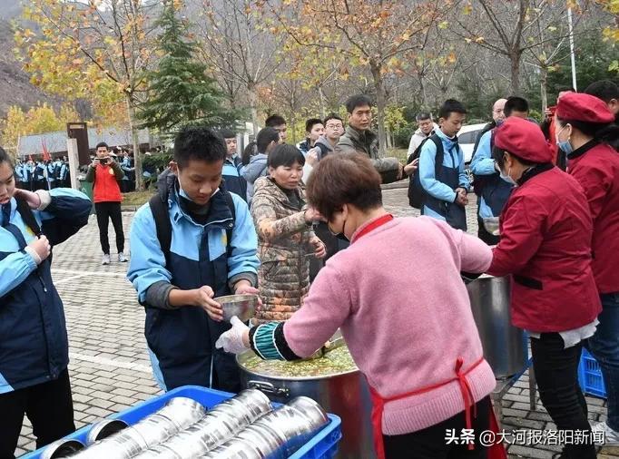 中國共青團孟津雙語學(xué)校職業(yè)技術(shù)學(xué)院第一次代表大會順利召開