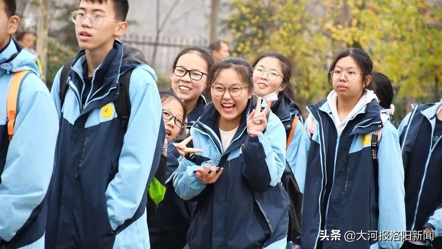 孟津雙語學(xué)校職業(yè)技術(shù)學(xué)院學(xué)子在全國旅游院校服務(wù)技能大賽中榮獲金獎