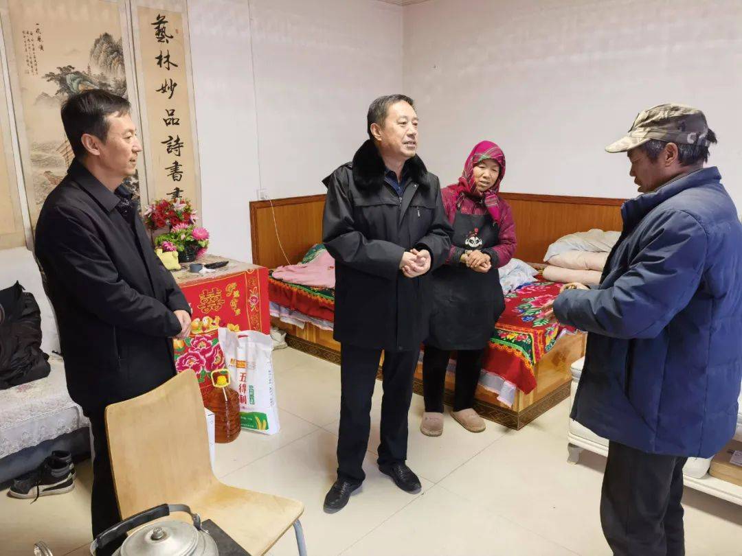 院長(zhǎng)畢于民春節(jié)期間走訪慰問(wèn)學(xué)院駐村工作組，溫暖傳遞，共筑新春希望
