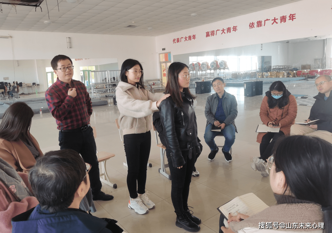我院山東省名師工作室團(tuán)隊(duì)走進(jìn)山東傳媒職業(yè)學(xué)院分享建設(shè)經(jīng)驗(yàn)并洽談合作