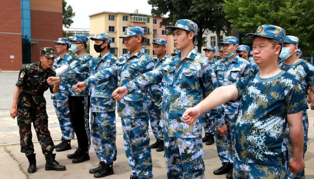 我院舉行2020年新生軍訓(xùn)分列式匯報(bào)展示活動(dòng)紀(jì)實(shí)