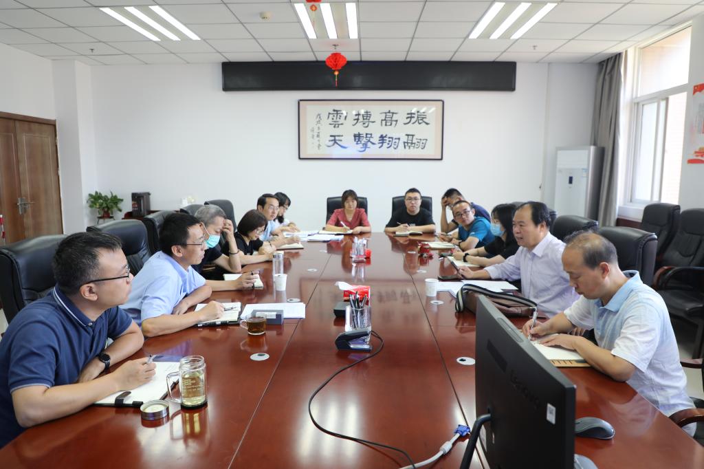院長畢于民督導(dǎo)新生開學(xué)準備工作，確保新學(xué)年順利起航