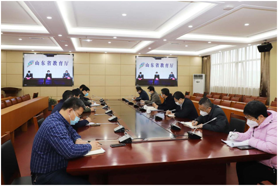 學(xué)院觀看疫情防控視頻直播會議，深化認識，強化行動措施