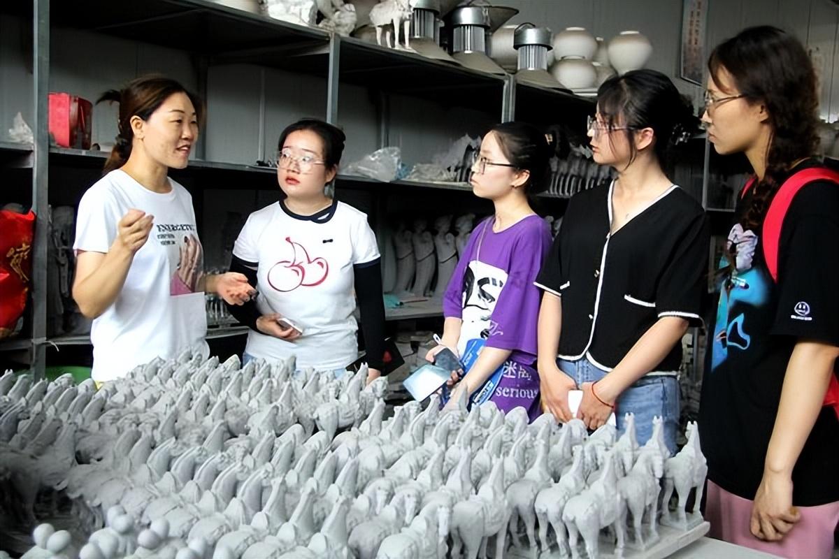 孟津?qū)W校小學(xué)部開(kāi)啟學(xué)生研學(xué)綜合實(shí)踐活動(dòng)新篇章