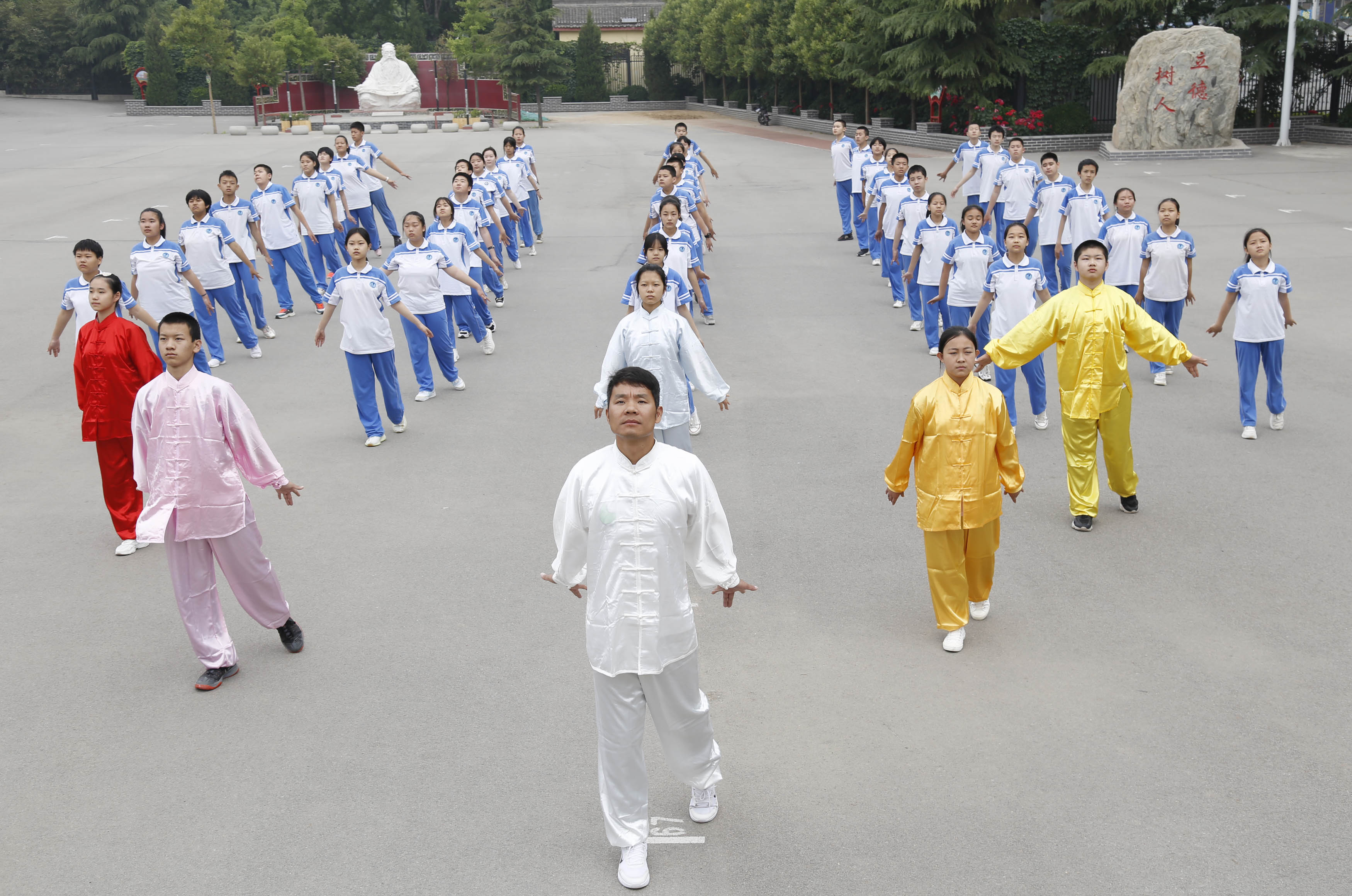 校園五禽戲展現(xiàn)風(fēng)采，運(yùn)河中醫(yī)藥文化韻味悠長